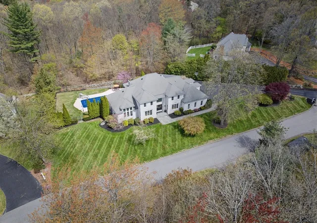 3rd image of 16 Stone Meadow Farm Dr, Shrewsbury, MA 01545 | MLS# 73511430