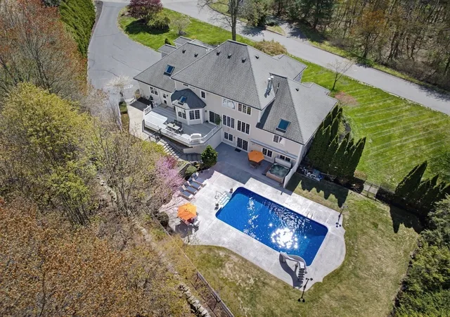 4th image of 16 Stone Meadow Farm Dr, Shrewsbury, MA 01545 | MLS# 73511430