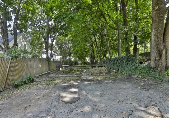 19th image of 238 Poplar St #2, Roslindale, MA 02131 | MLS# 73561989