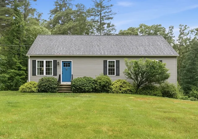Homes for sale in Warren, MA | 215 Sarty Rd, Warren, MA 01083 | MLS# 73546517