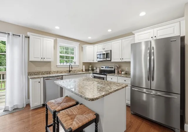 Homes for sale in Warren, MA | 215 Sarty Rd, Warren, MA 01083 | MLS# 73546517