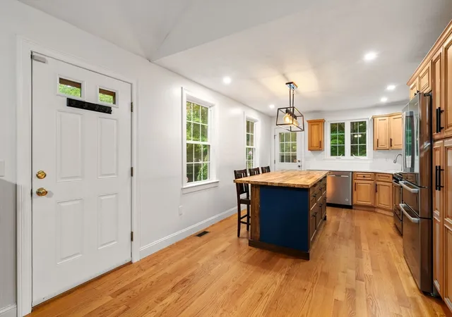 Homes for sale in Holbrook, MA | 456 South St, Holbrook, MA 02343 | MLS# 73529387