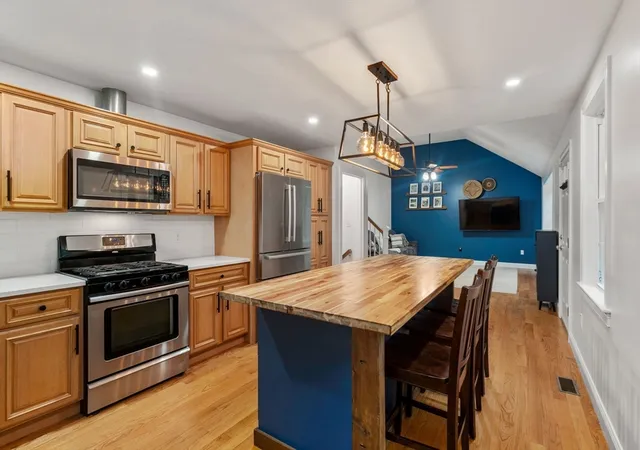 Homes for sale in Holbrook, MA | 456 South St, Holbrook, MA 02343 | MLS# 73529387