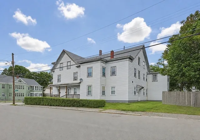 2nd image of 35 Oak St, Lowell, MA 01852 | MLS# 73528238