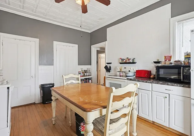 5th image of 35 Oak St, Lowell, MA 01852 | MLS# 73528238