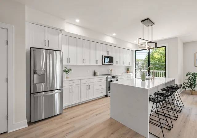 5th image of 260 Elm St, Everett, MA 02149 | MLS# 73551439