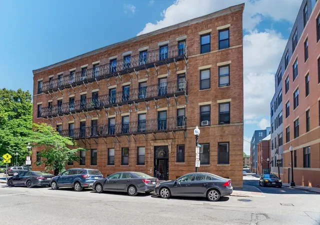2nd image of 36 E Newton St #1, Boston, MA 02118 | MLS# 73532283