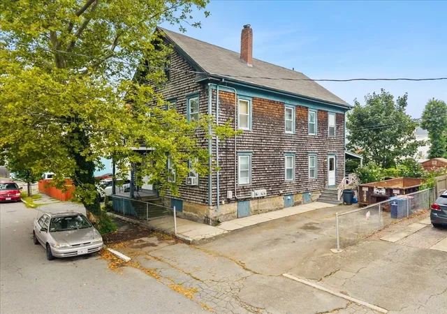 1st image of 213 Austin St, New Bedford, MA 02740 | MLS# 73567248