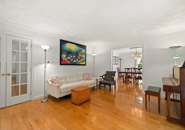 4th image of 705 Main St, Acton, MA 01720 | MLS# 73565382