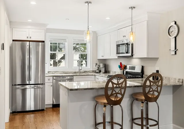 5th image of 34 Beckford St, Beverly, MA 01915