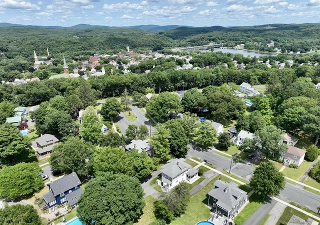 3rd image of 4 Davis St, Turners Falls, MA 01376 | MLS# 73557106