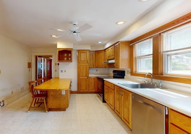 5th image of 4 Davis St, Turners Falls, MA 01376 | MLS# 73557106
