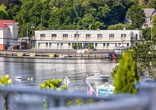 4th image of 533 Woods Hole Road #B102, Woods Hole, MA 02543 | MLS# 73555685