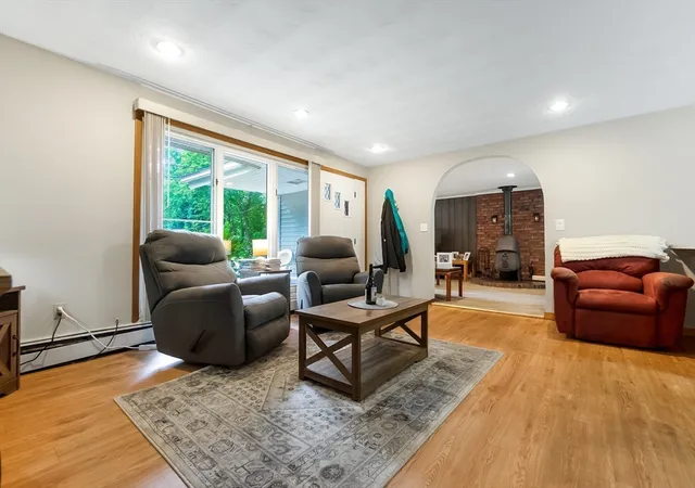 5th image of 64 Hemenway Rd, Framingham, MA 01701 | MLS# 73556525
