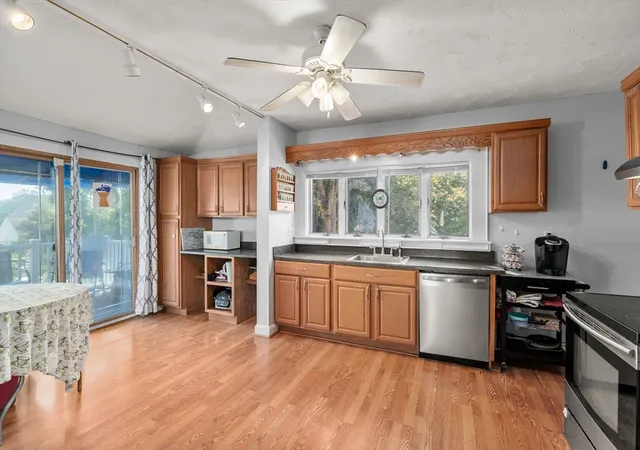 Photo 4 of Single family home for sale at 39 Fountain St, Braintree, MA 02184 | MLS# 73565857 | Listing updated on 2026-08-31