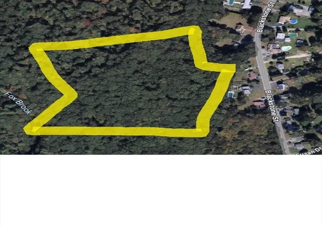 2nd image of 1, 3, 5 Old Lincoln St, Blackstone, MA 01504 | MLS# 73561378