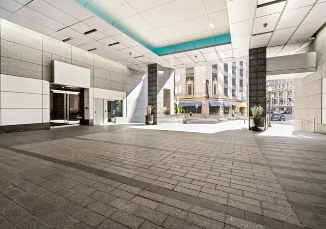 17th image of 1 Charles St S #601, Boston, MA 02116 | MLS# 73502800