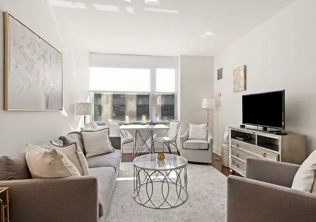 2nd image of 1 Charles St S #601, Boston, MA 02116 | MLS# 73502800