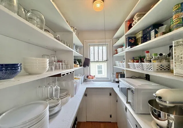 Photo 4 of Sale Pending at 6 Mortimer St, Springfield, MA 01109 | MLS# 73568905 | Listing updated on 2026-09-29