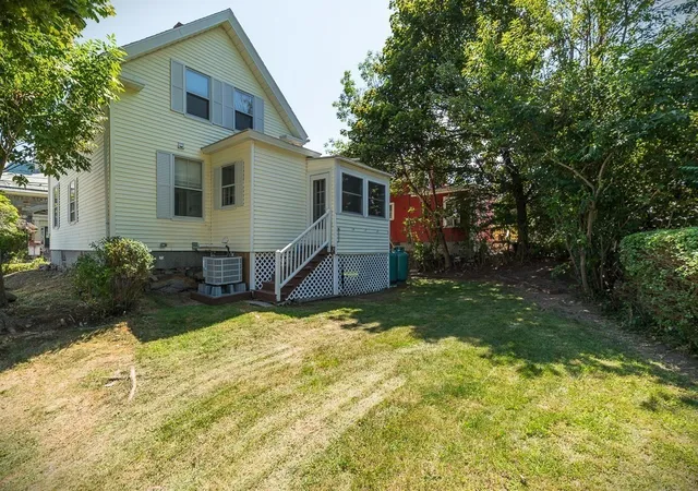 Photo 3 of Sale Pending at 40 Broadway, Rockport, MA 01966 | MLS# 73564869 | Listing updated on 2026-09-07
