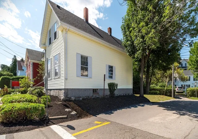 Photo 3 of Sale Pending at 40 Broadway, Rockport, MA 01966 | MLS# 73564869 | Listing updated on 2026-09-07