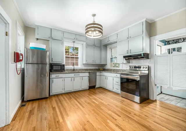 Photo 4 of Sale Pending at 40 Broadway, Rockport, MA 01966 | MLS# 73564869 | Listing updated on 2026-09-07
