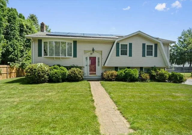 2nd image of 11 Dunkirk Ave, Worcester, MA 01604 | MLS# 73537894