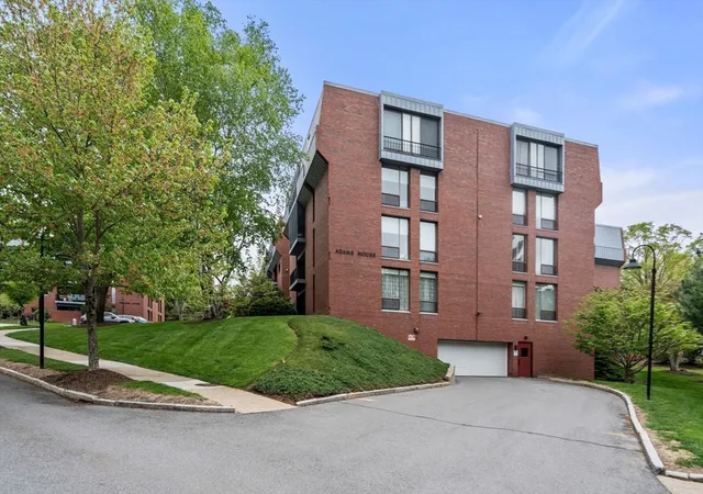Homes for sale in Wellesley, MA | 65 Grove St, Wellesley, MA 02482 | Houzeo