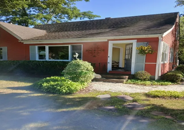 2nd image of 207 Topsfield Rd, Wenham, MA 01984 | MLS# 73483676