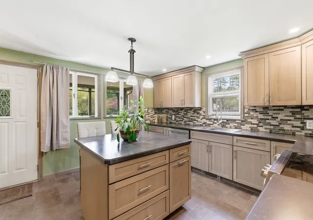 Homes for sale in Winchendon, MA | 35 Royalston Rd N, Winchendon, MA 01475 | MLS# 73511173