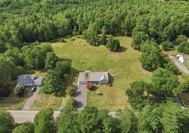 4th image of 361A County Rd, Hanson, MA 02341 | MLS# 73558989