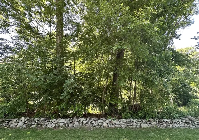 1st image of 77 Gregory Dr, Seekonk, MA 02771 | MLS# 73529146