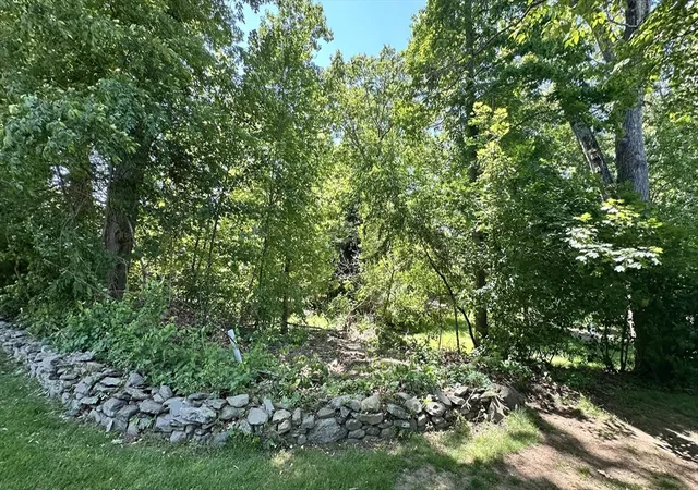 2nd image of 77 Gregory Dr, Seekonk, MA 02771 | MLS# 73529146