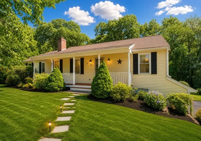 4th image of 231 Thompson Street, Halifax, MA 02338 | MLS# 73545986