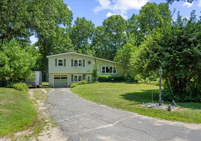 2nd image of 237 Boston Rd, Palmer, MA 01069 | MLS# 73551809