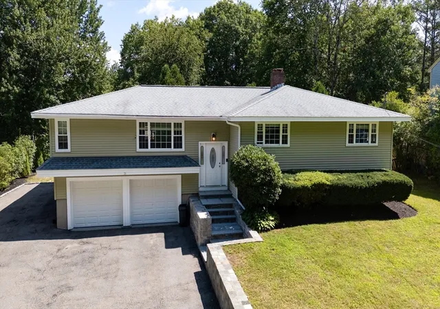 1st image of 31 Lakeshore Dr, Hudson, MA 01749 | MLS# 73565838