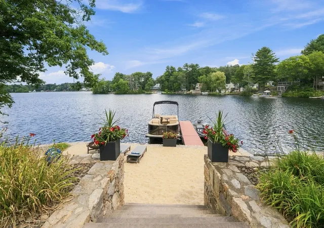 3rd image of 53 Kinsley Ln, Mendon, MA 01756 | MLS# 73564381
