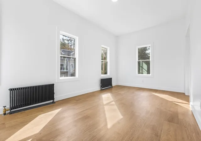 2nd image of 114 Haverhill St, North Reading, MA 01864 | MLS# 73443873