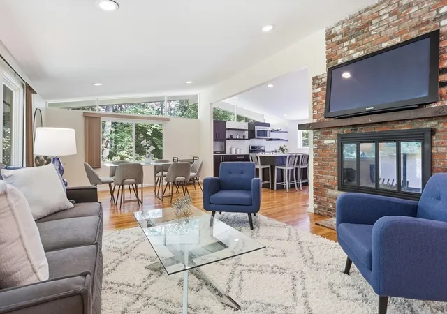 4th image of 430 Heald Rd, Carlisle, MA 01741 | MLS# 73537129