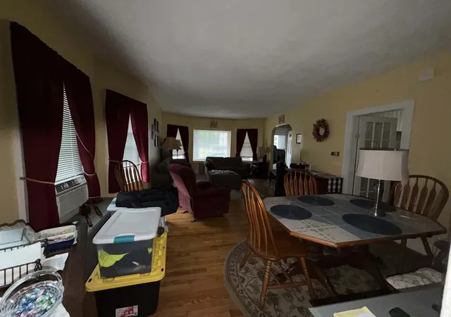 2nd image of 414 416 Hillside Ave, Holyoke, MA 01040 | MLS# 73551748