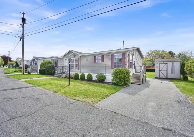 3rd image of 27 Somerset Rd, Chicopee, MA 01020 | MLS# 73514652