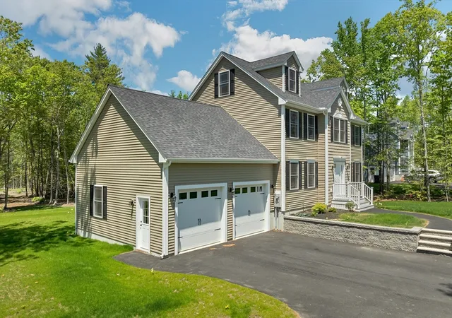 Homes for sale in Raymond, NH | 15 Bald Hill Rd, Raymond, NH 03077 | MLS# 73519186