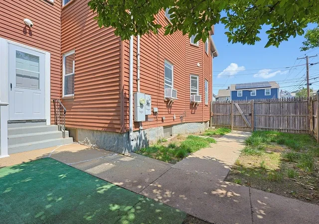 39th image of 4 6 Edith St, Everett, MA 02149 | MLS# 73564839