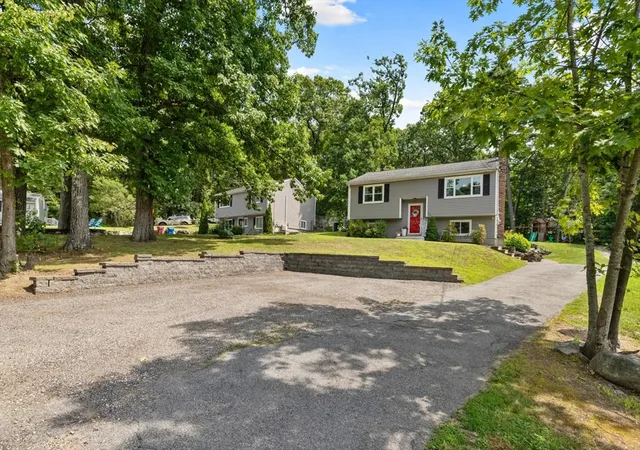 Photo 2 of Sale Pending at 133 Willowdale Rd, Tyngsboro, MA 01879 | MLS# 73563019 | Listing updated on 2026-08-29