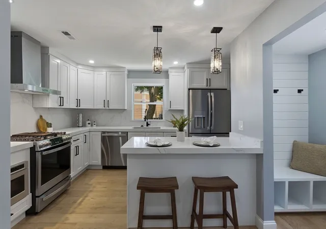 5th image of 6 Linden Rd, Melrose, MA 02176