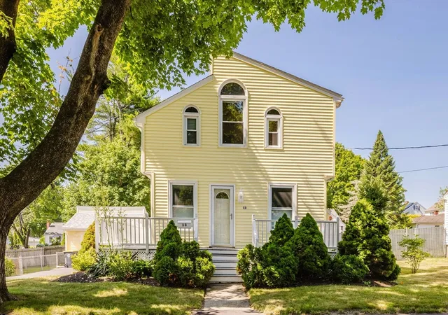Homes for sale in Somerset, MA | 13 Wood St, Somerset, MA 02726 | MLS# 73546116