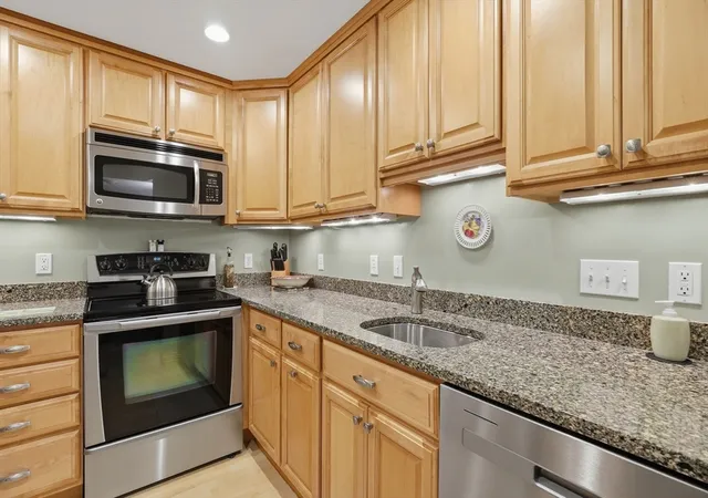 Homes for sale in Framingham, MA | 1321 Worcester Road #104, Framingham, MA 01701 | MLS# 73546615