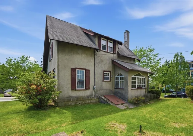 Homes for sale in Worcester, MA | 2 Jeppson Avenue, Worcester, MA 01606 | MLS# 73522685