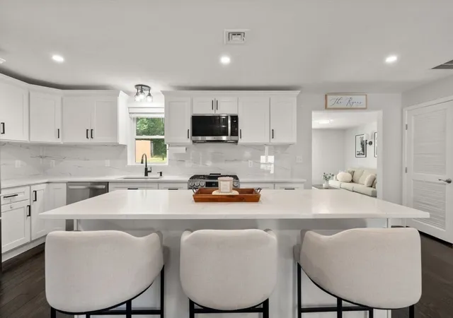 4th image of 9 Beach Rd, Pembroke, MA 02359 | MLS# 73555223