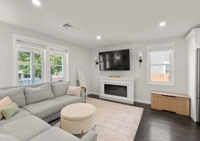 5th image of 9 Beach Rd, Pembroke, MA 02359 | MLS# 73555223